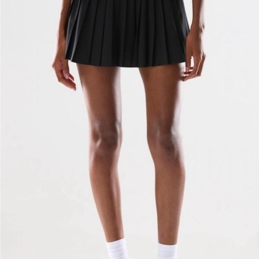 Aritzia TNA move tech pro mini skirt - Picture 2 of 7